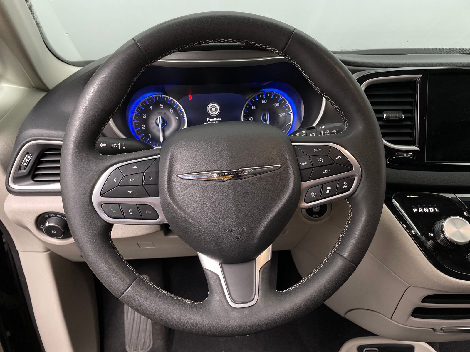 Thumbnail: 2023 Chrysler Pacifica - 4