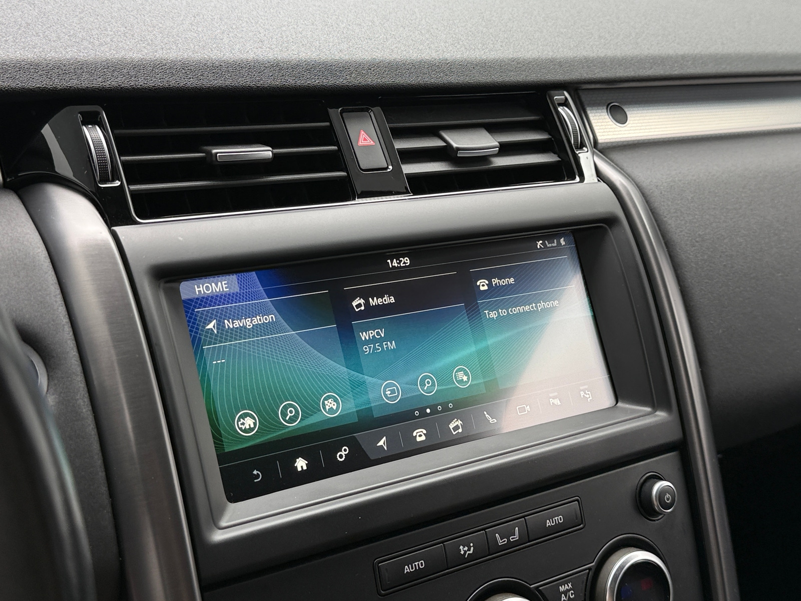 Thumbnail: 2020 Land Rover Discovery - 3