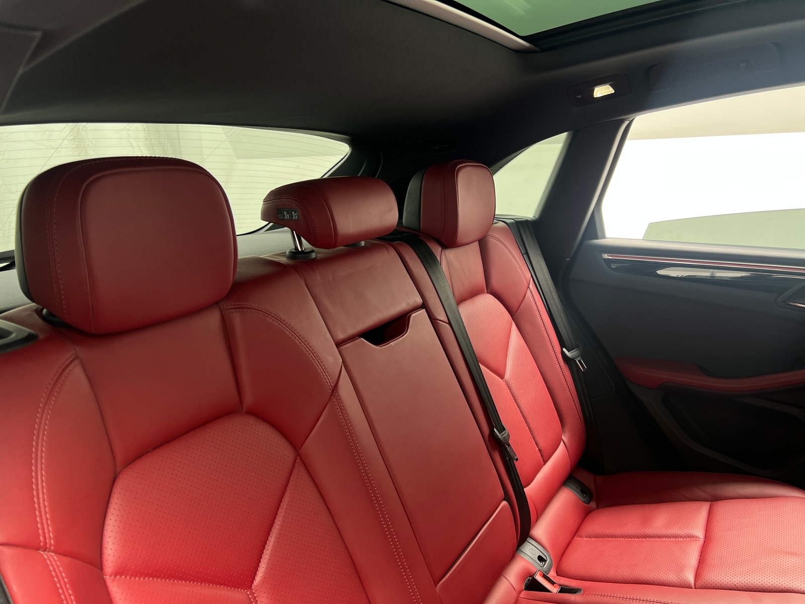 Thumbnail: 2023 Porsche Macan - 5