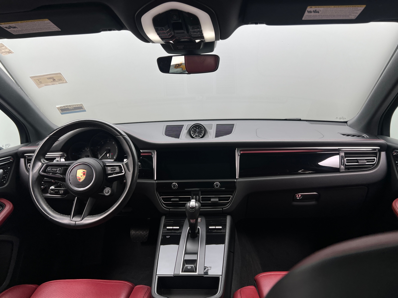 Thumbnail: 2023 Porsche Macan - 2