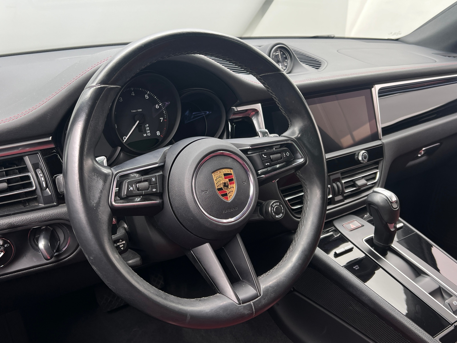 Thumbnail: 2023 Porsche Macan - 4