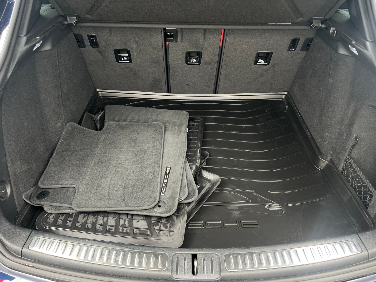 Thumbnail: 2023 Porsche Macan - 6