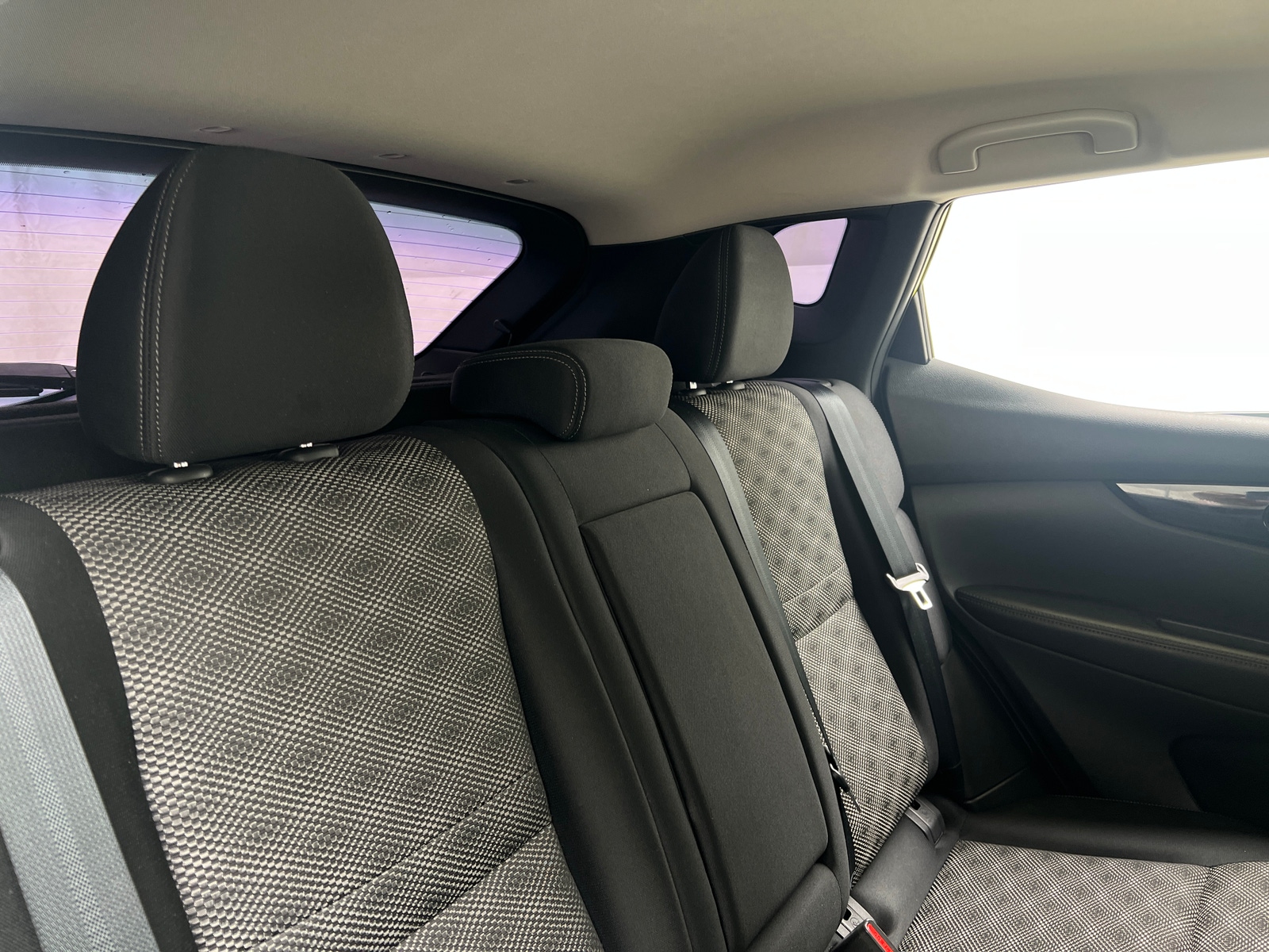 Thumbnail: 2020 Nissan Rogue Sport - 6