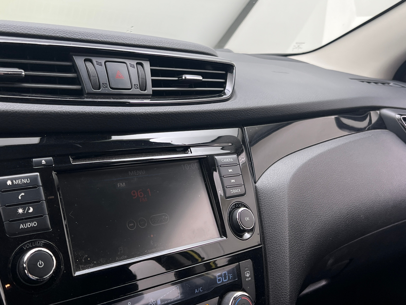 Thumbnail: 2020 Nissan Rogue Sport - 4