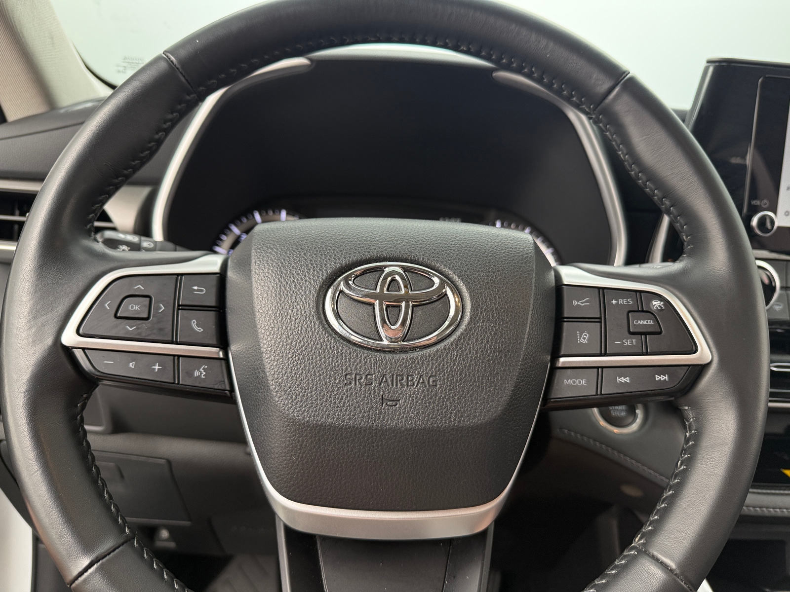 Thumbnail: 2024 Toyota Highlander - 4