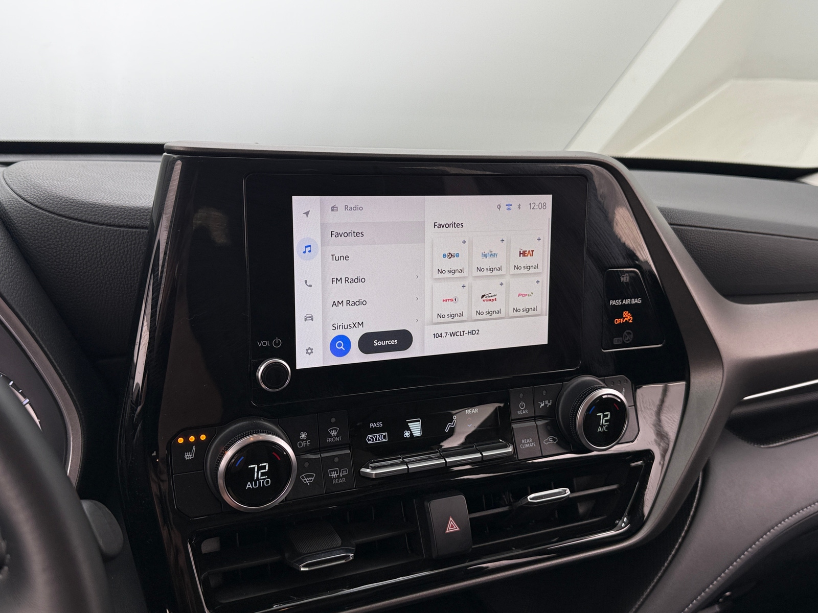 Thumbnail: 2024 Toyota Highlander - 3