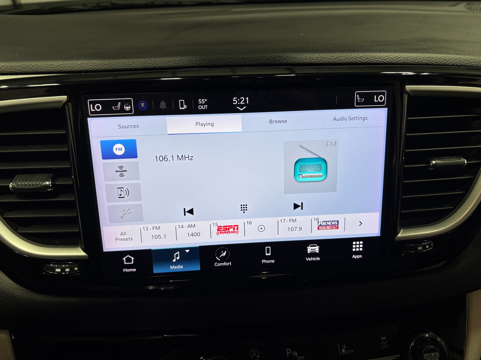 Thumbnail: 2024 Chrysler Pacifica - 3