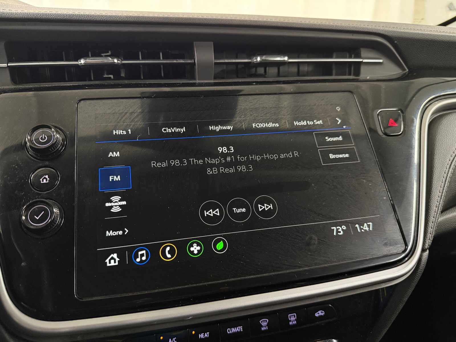 Thumbnail: 2023 Chevrolet Bolt EUV - 4