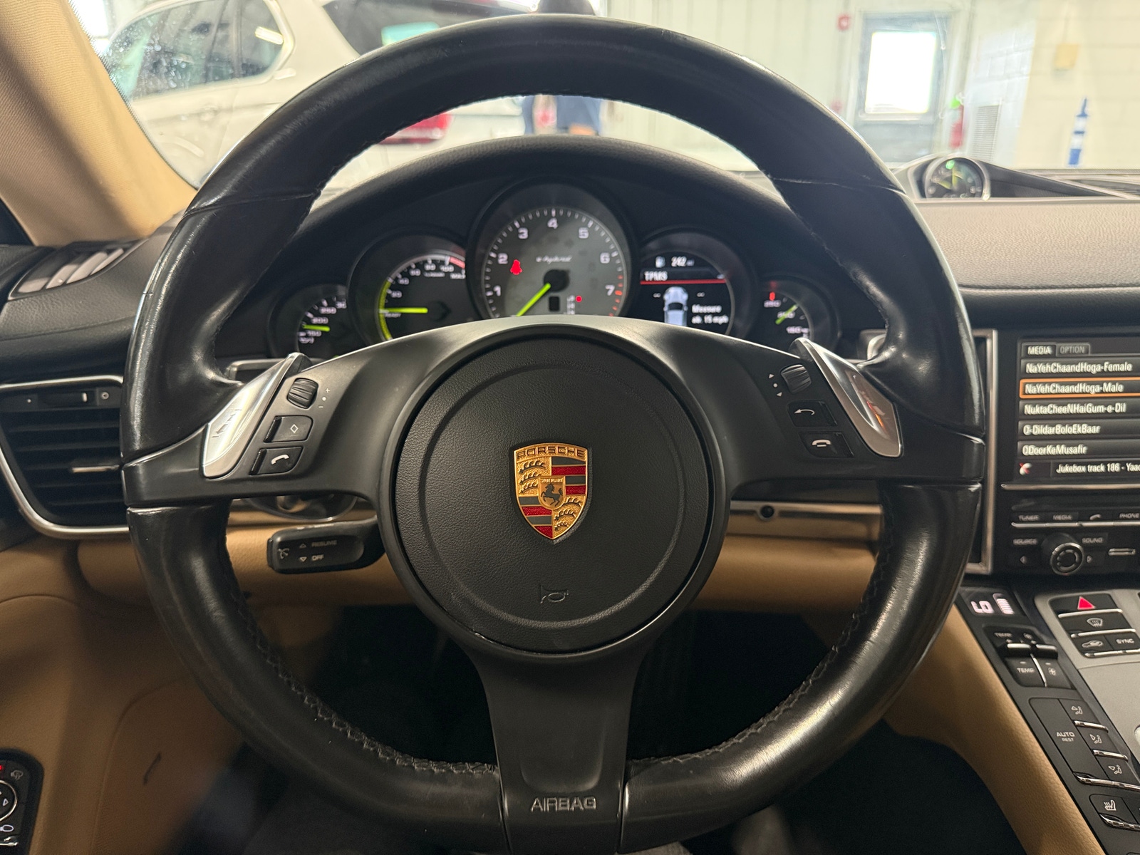 Thumbnail: 2016 Porsche Panamera - 4