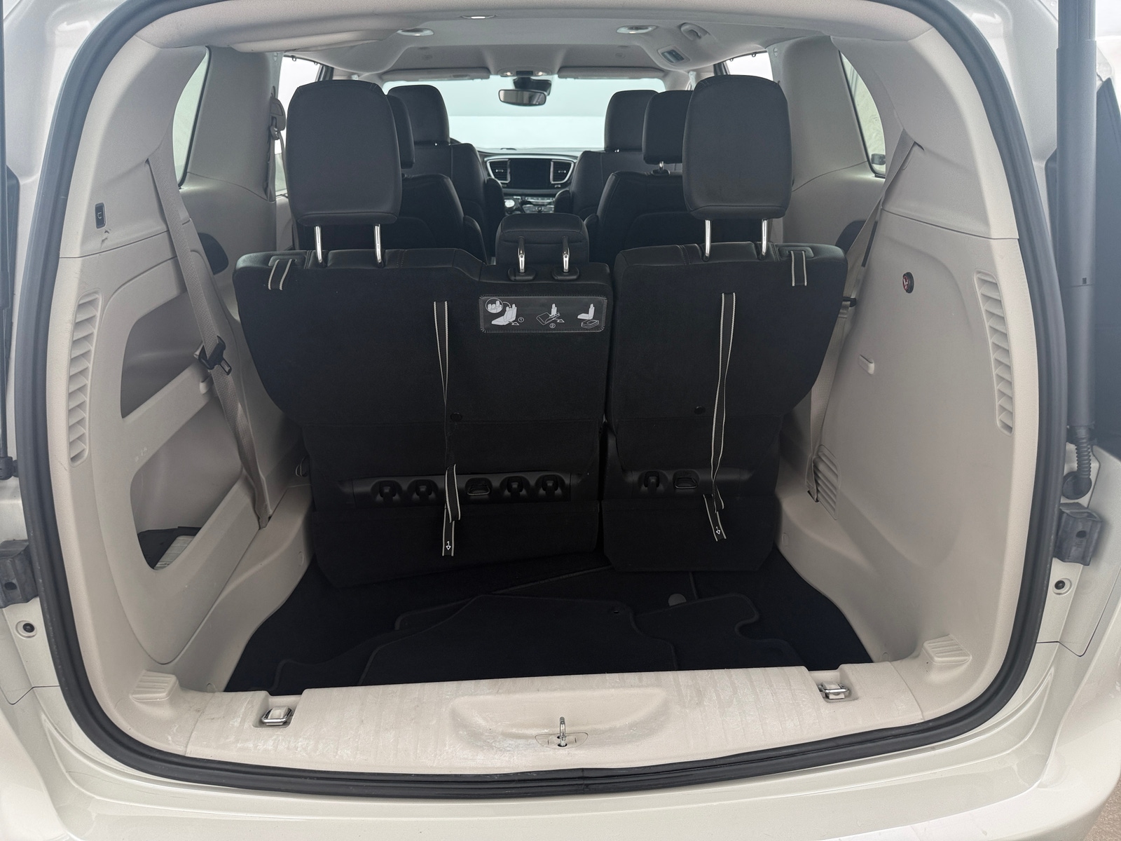 Thumbnail: 2020 Chrysler Pacifica - 6