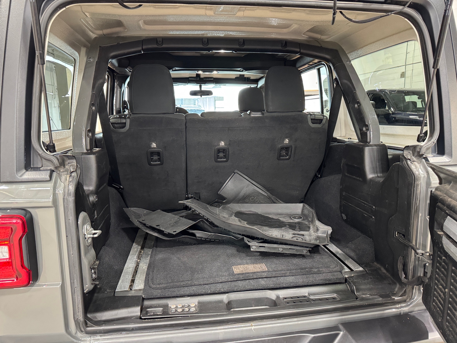 Thumbnail: 2020 Jeep Wrangler - 7