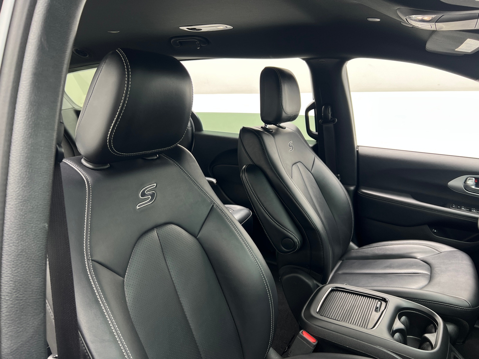 Thumbnail: 2024 Chrysler Pacifica - 2