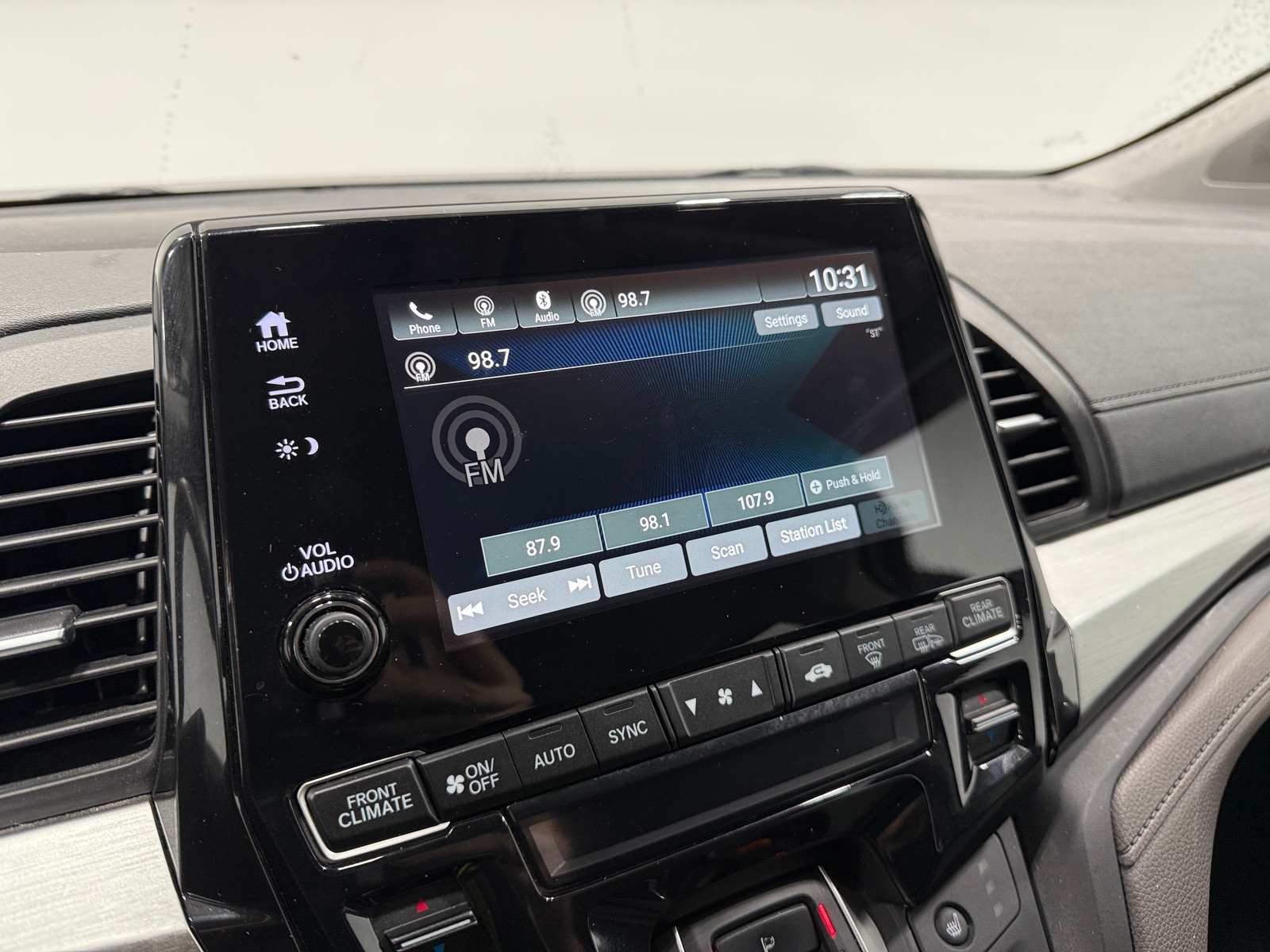 Thumbnail: 2018 Honda Odyssey - 4