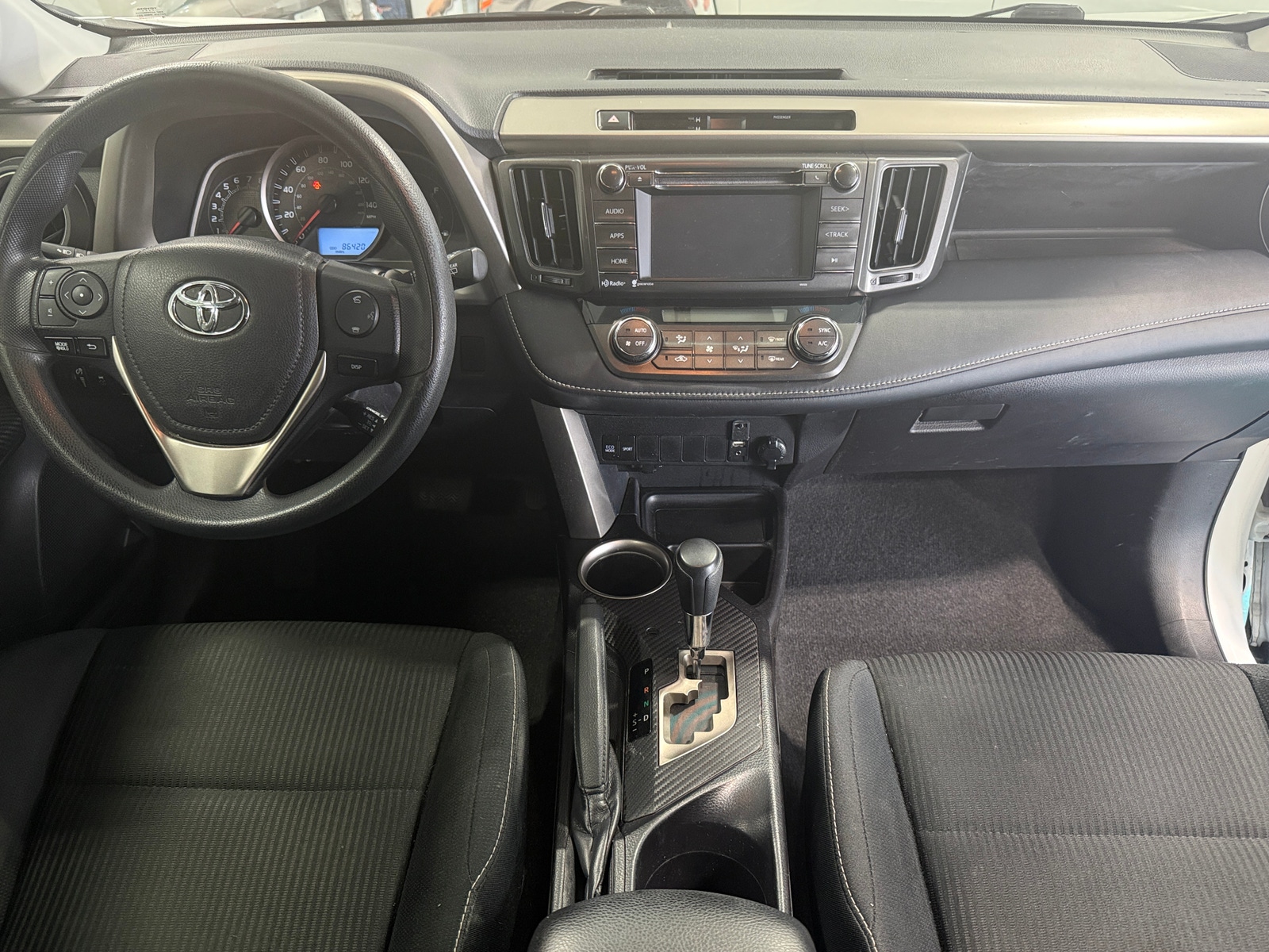 Thumbnail: 2015 Toyota RAV4 - 3