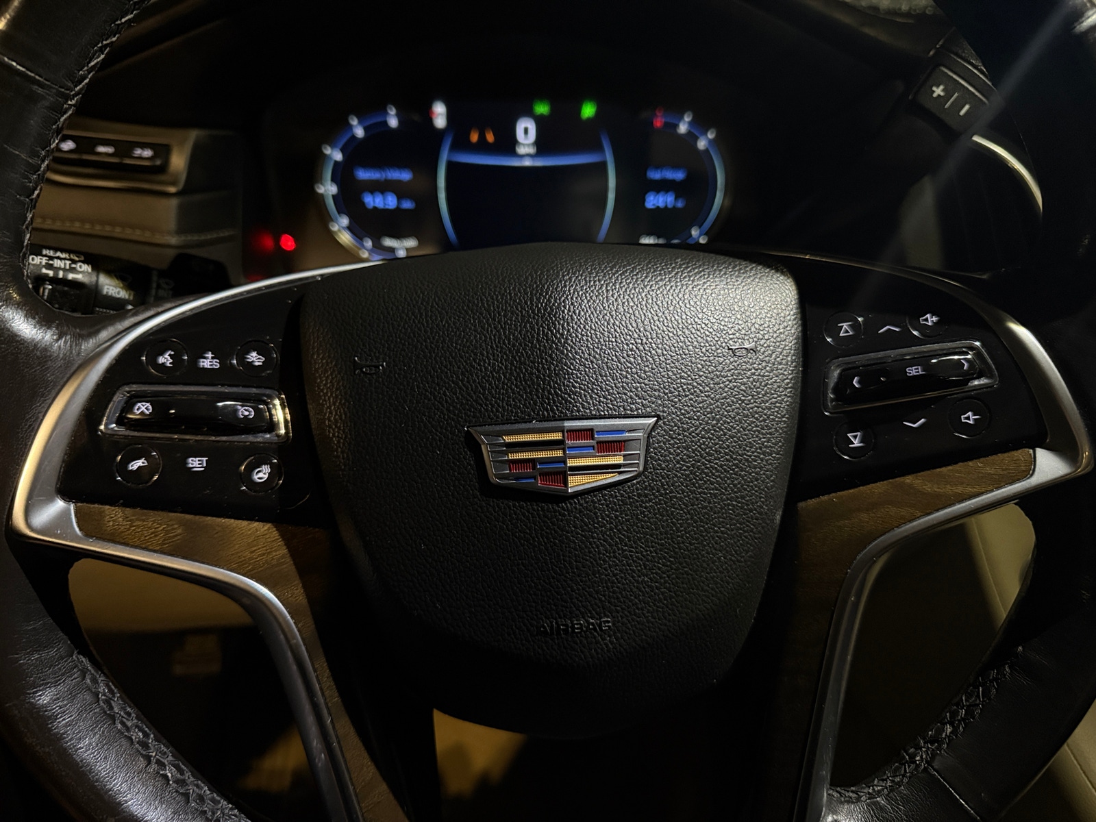 Thumbnail: 2020 Cadillac Escalade - 4