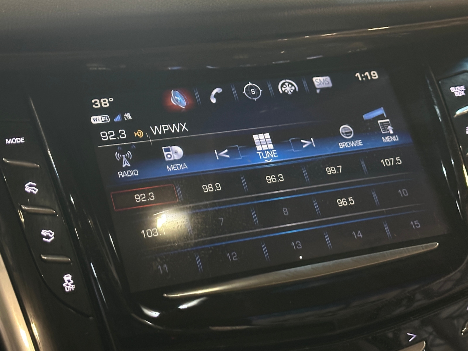 Thumbnail: 2020 Cadillac Escalade - 3