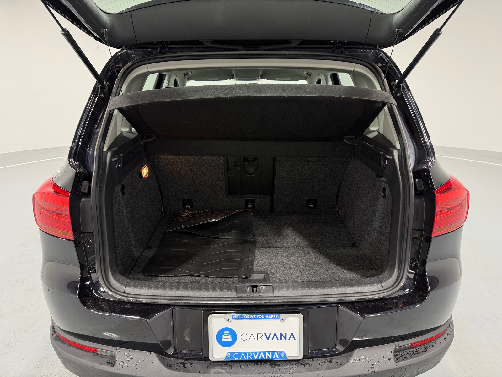 Thumbnail: 2014 Volkswagen Tiguan - 7