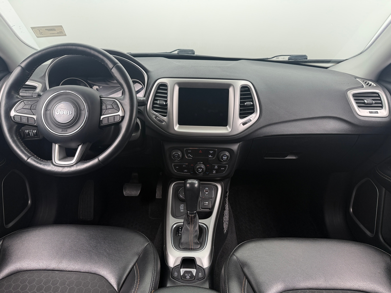 Thumbnail: 2018 Jeep Compass - 3