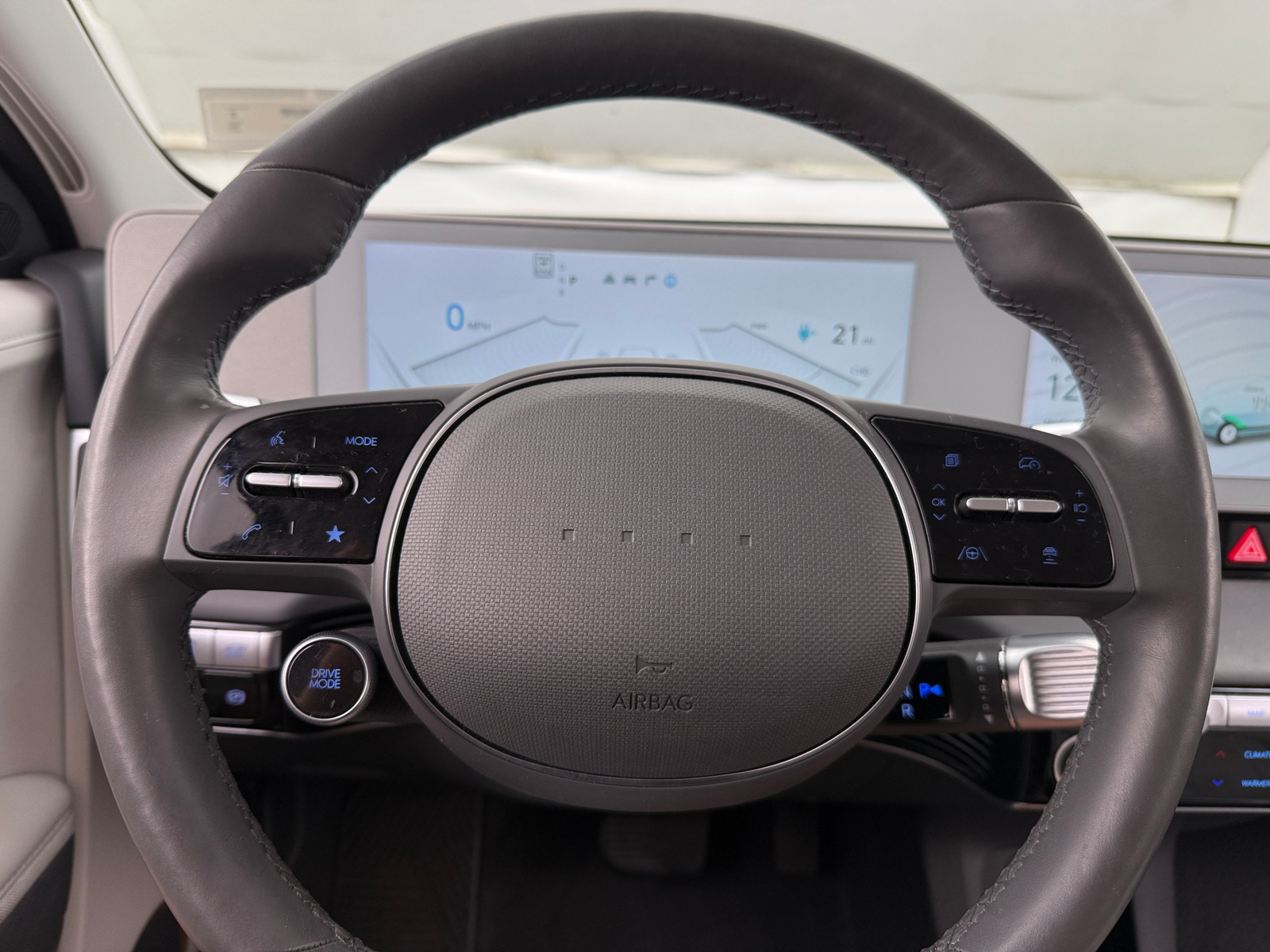 Thumbnail: 2023 Hyundai Ioniq 5 - 4