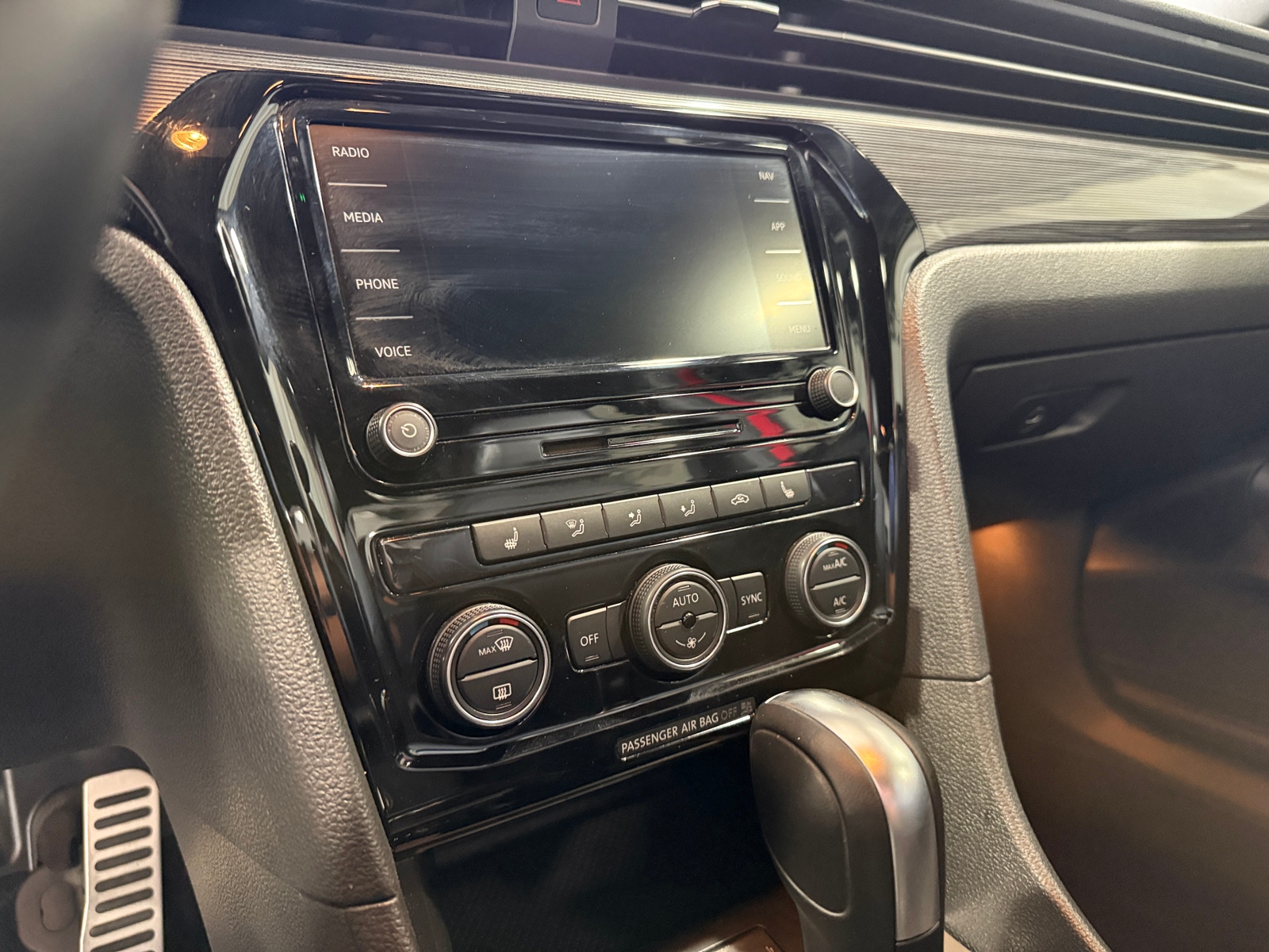 Thumbnail: 2021 Volkswagen Passat - 3