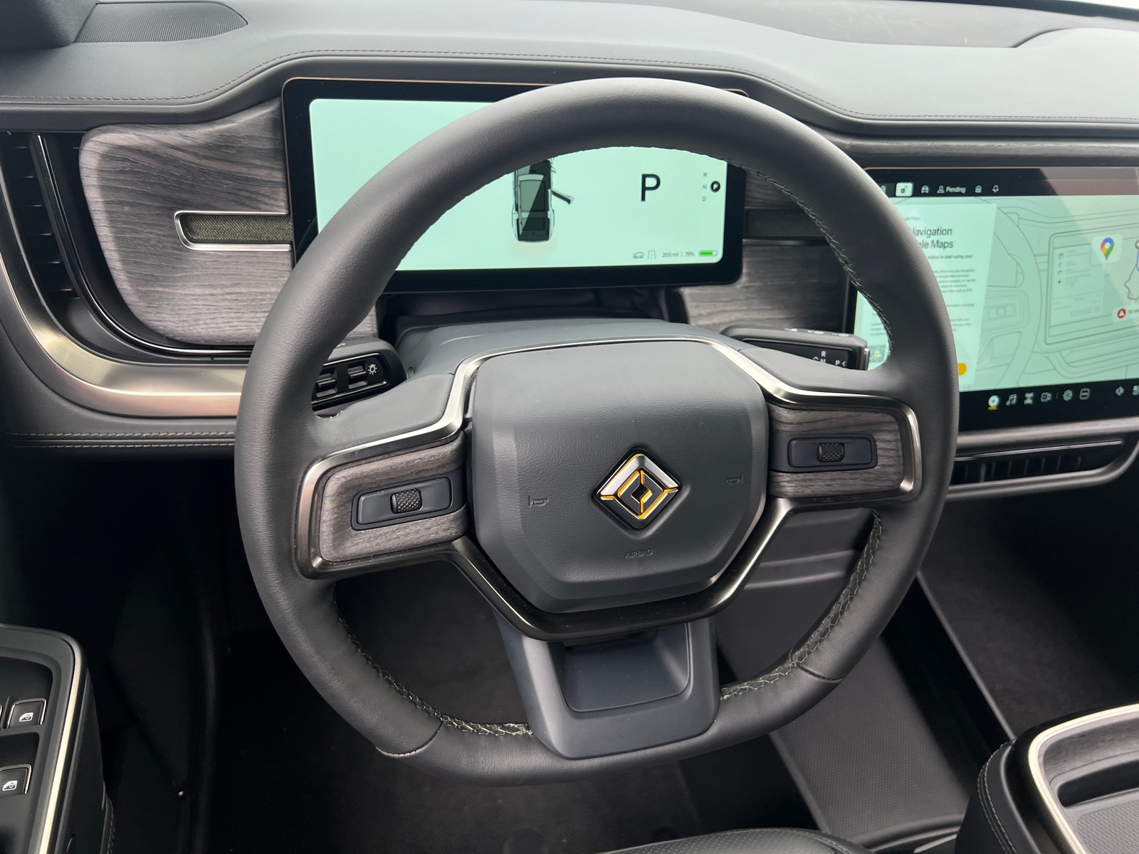 Thumbnail: 2026 Rivian R1S - 4