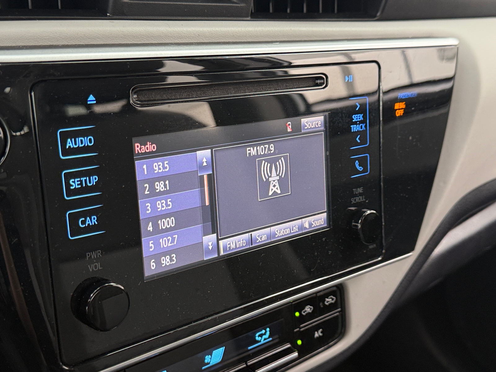 Thumbnail: 2019 Toyota Corolla - 4