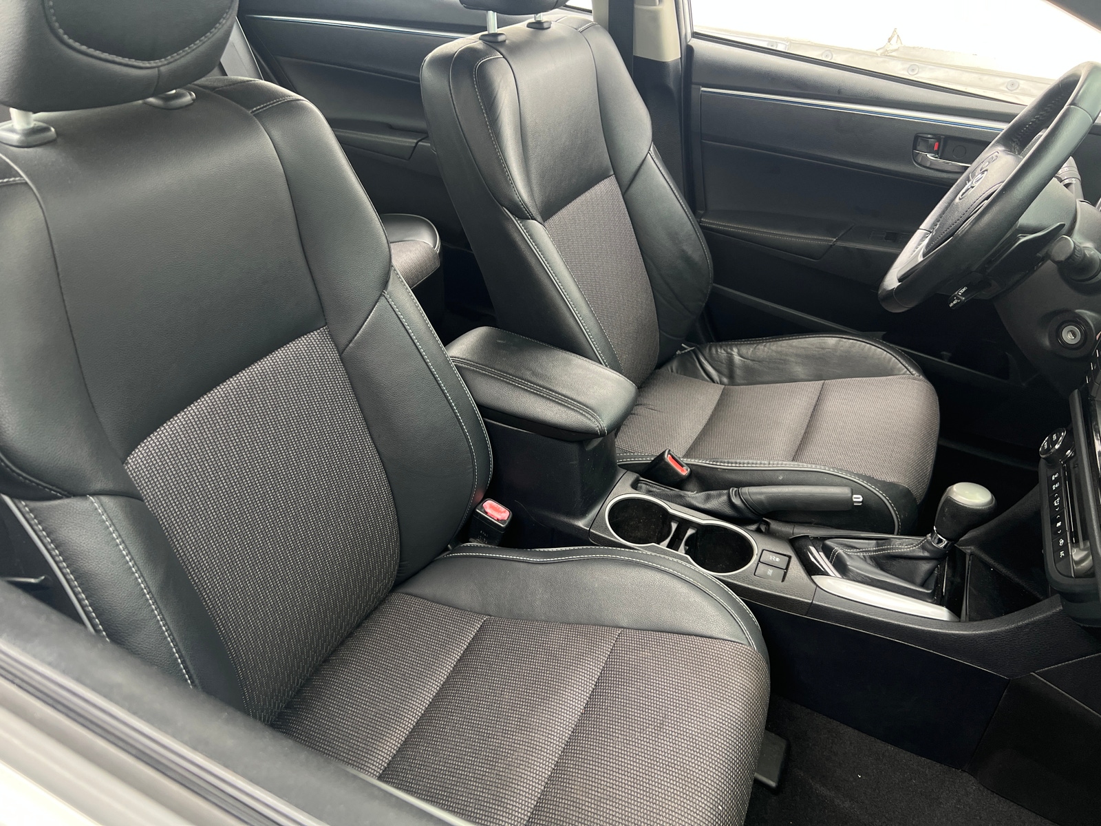 Thumbnail: 2014 Toyota Corolla - 2