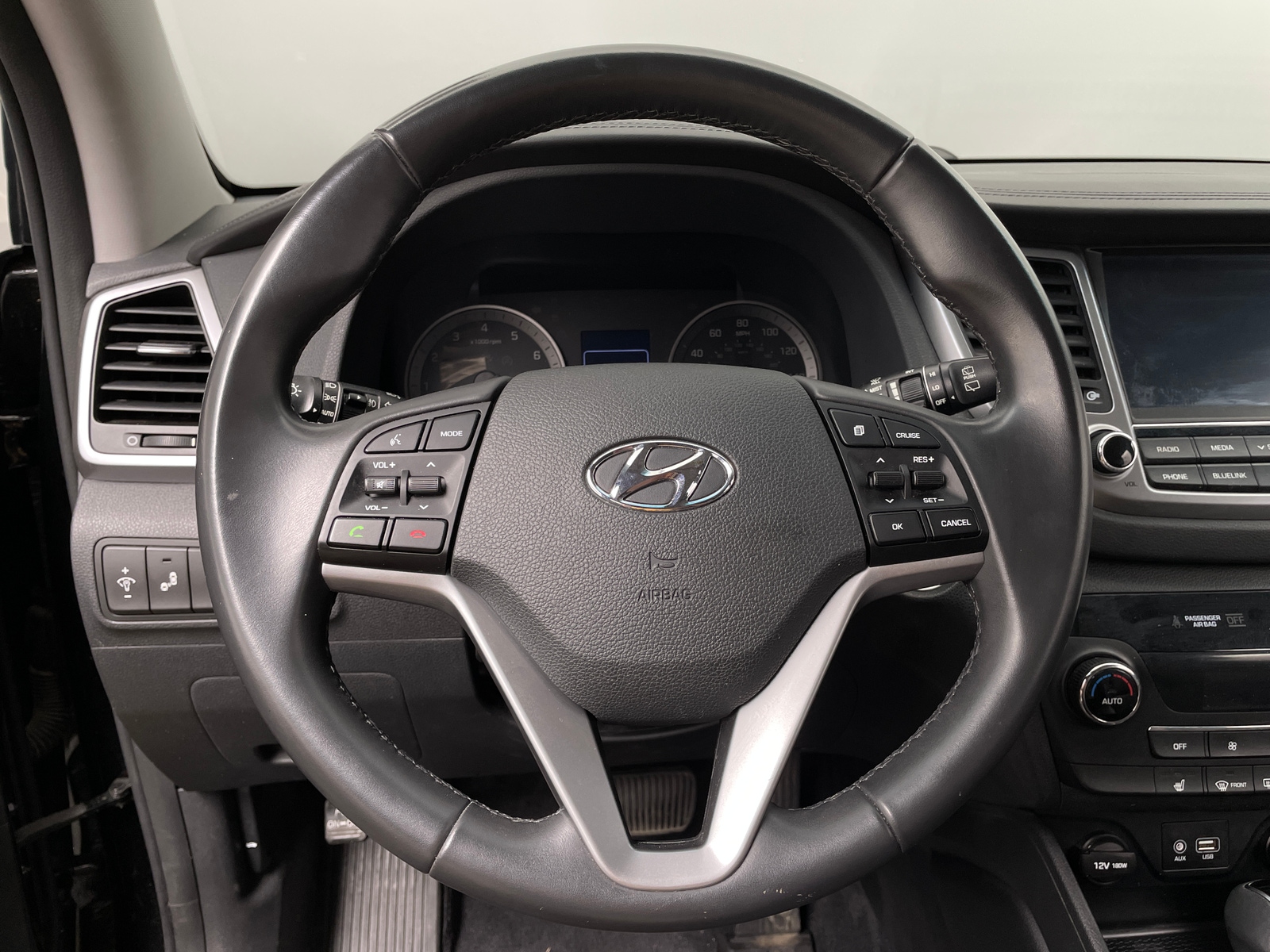 Thumbnail: 2017 Hyundai Tucson - 4