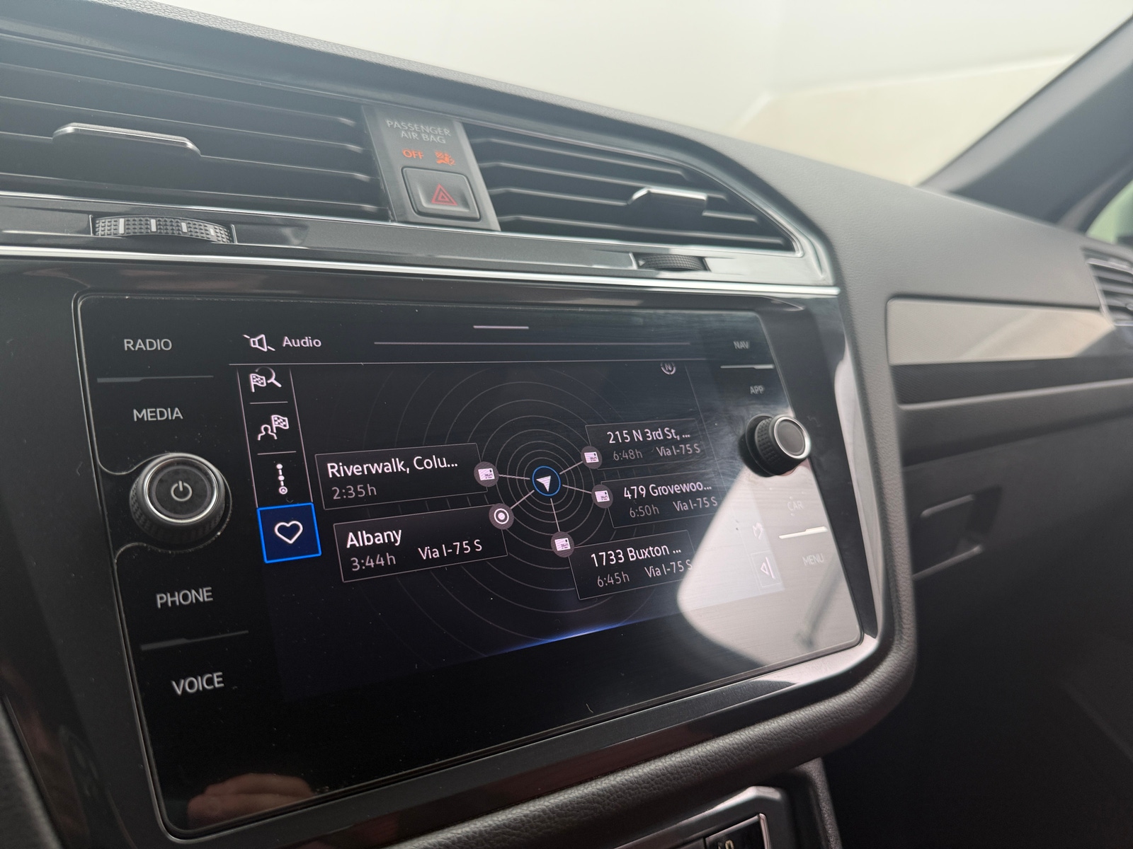 Thumbnail: 2021 Volkswagen Tiguan - 4