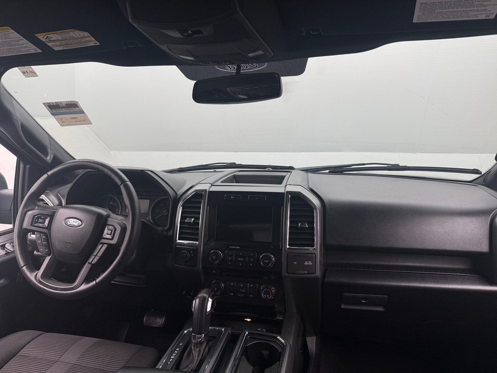 Thumbnail: 2015 Ford Econoline - 3