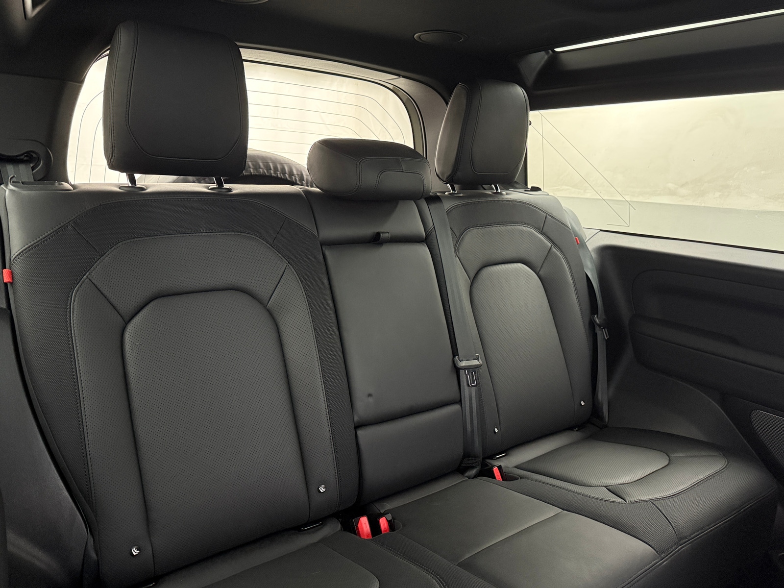 Thumbnail: 2023 Land Rover Defender - 5