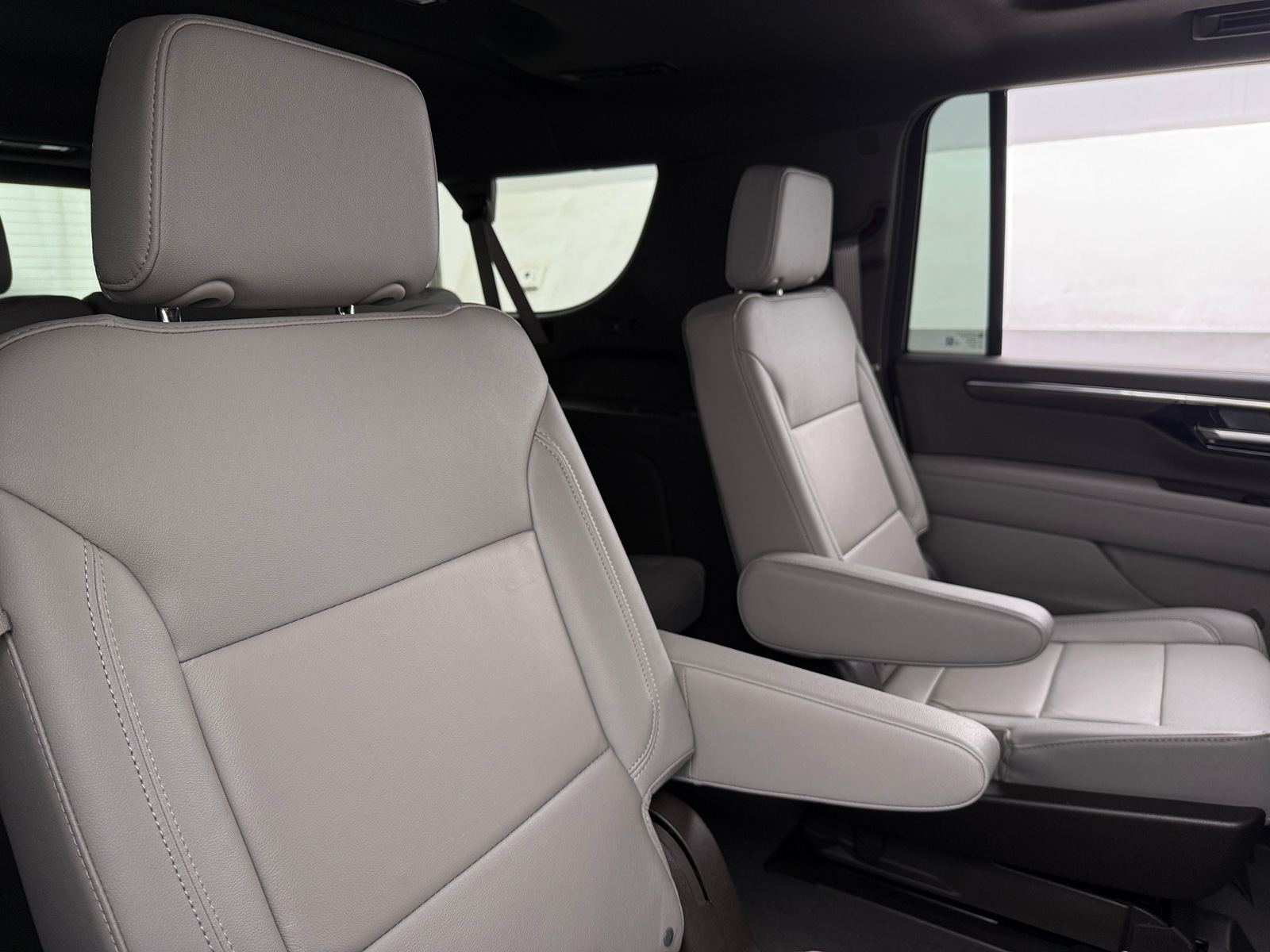 Thumbnail: 2025 Chevrolet Suburban - 5