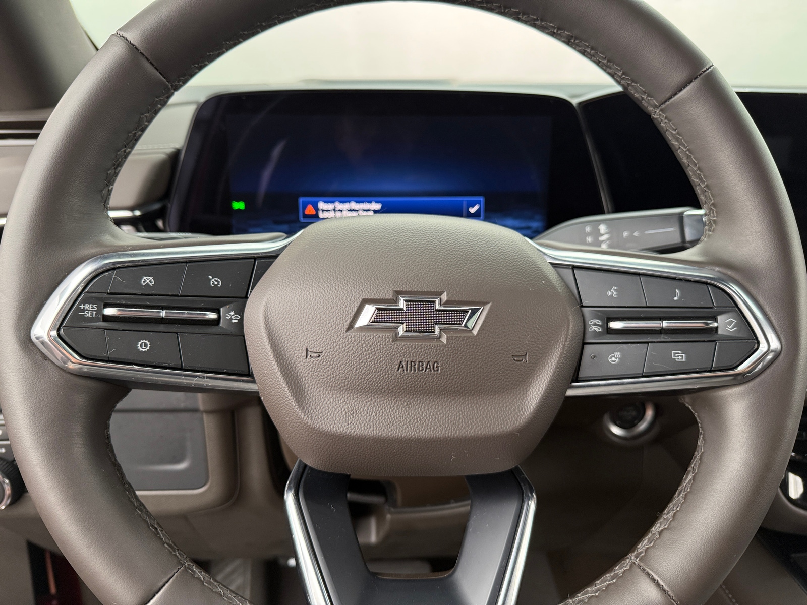 Thumbnail: 2025 Chevrolet Suburban - 4