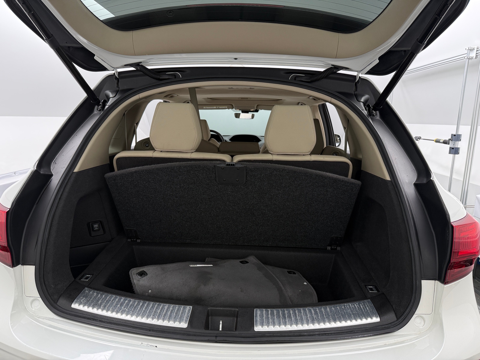 Thumbnail: 2018 Acura MDX - 6