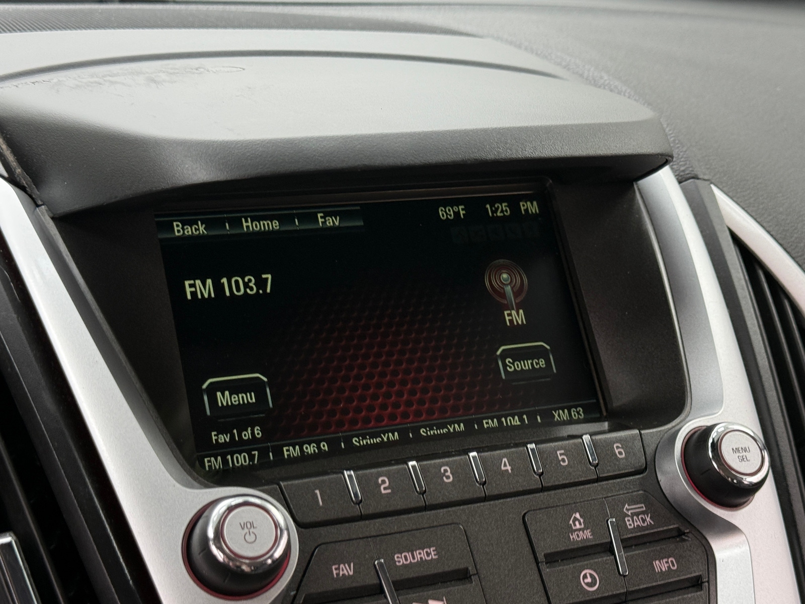 Thumbnail: 2015 GMC Terrain - 3