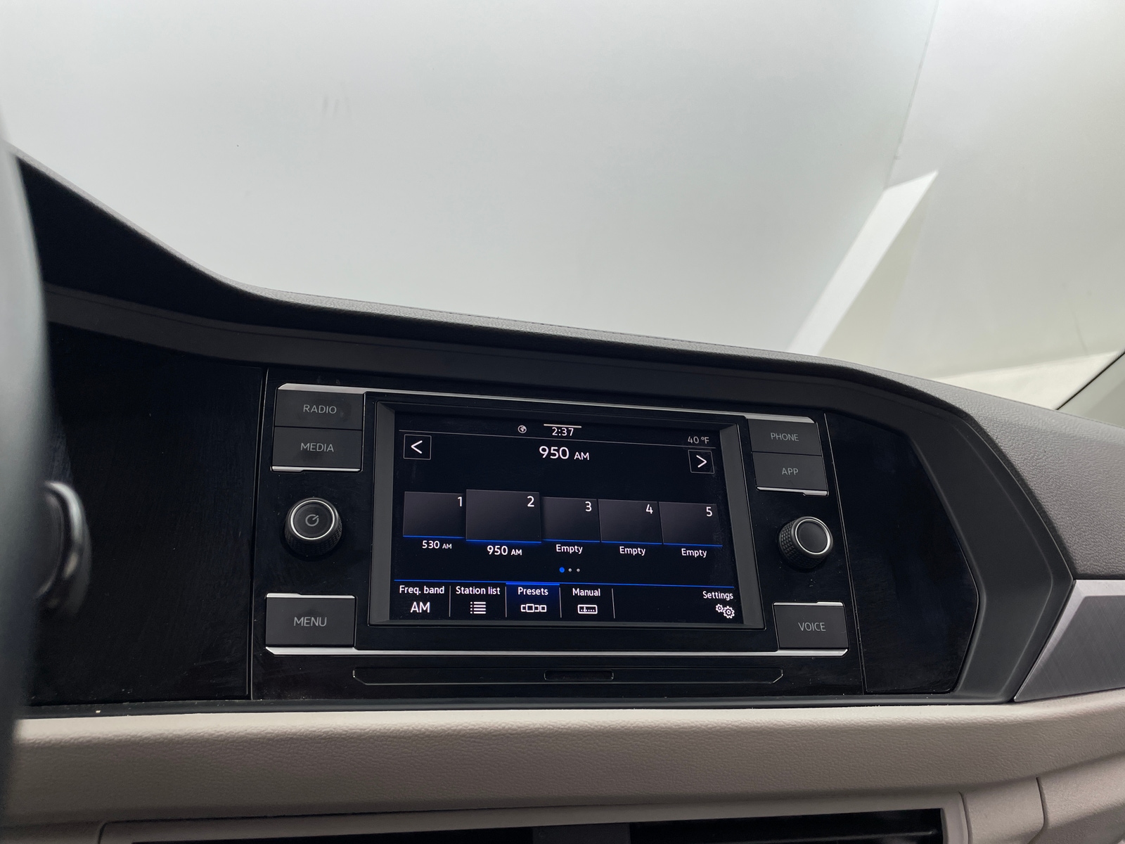 Thumbnail: 2023 Volkswagen Jetta - 3