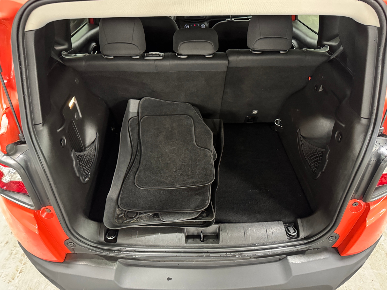 Thumbnail: 2018 Jeep Renegade - 7