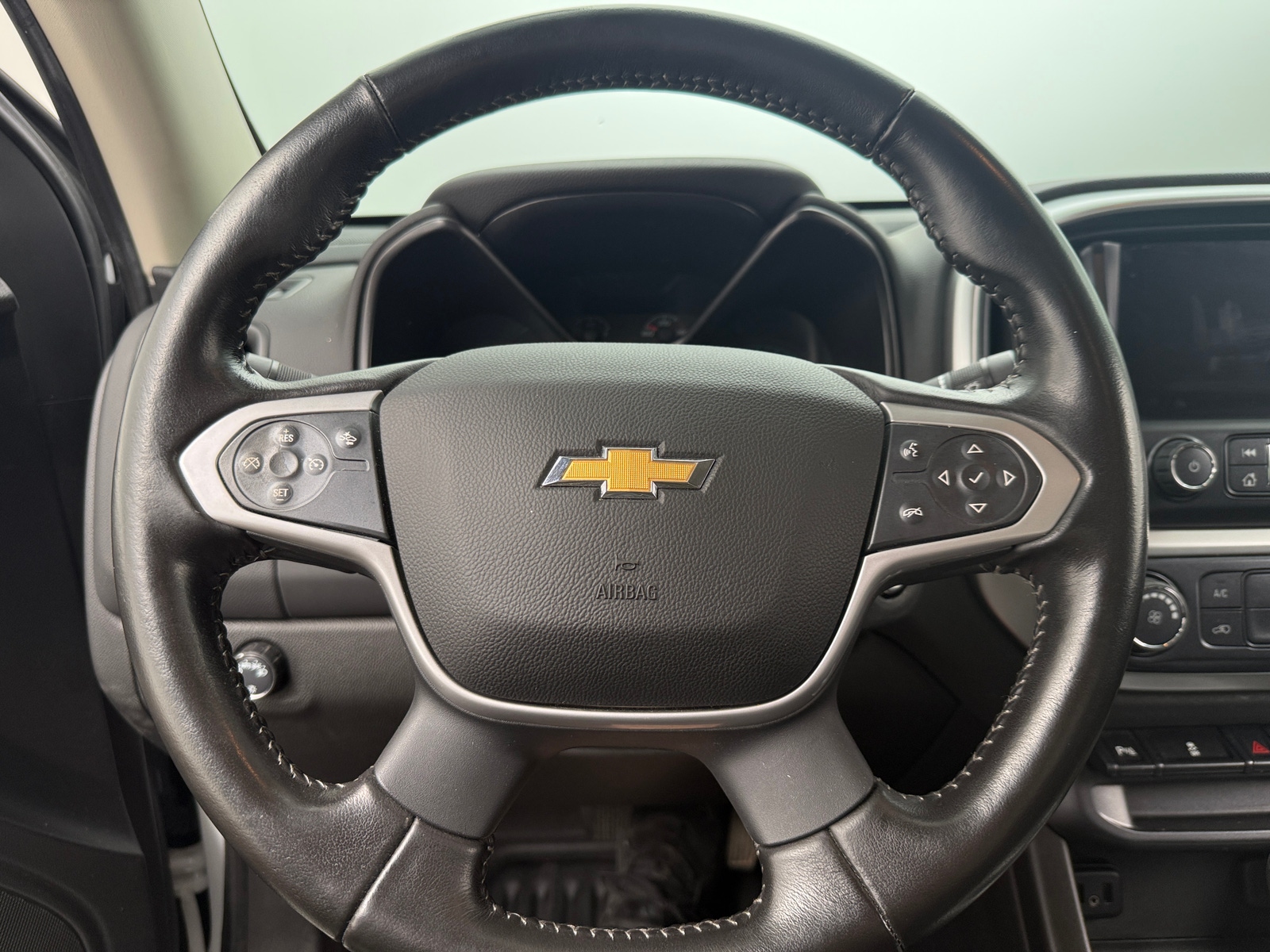 Thumbnail: 2022 Chevrolet Colorado - 5