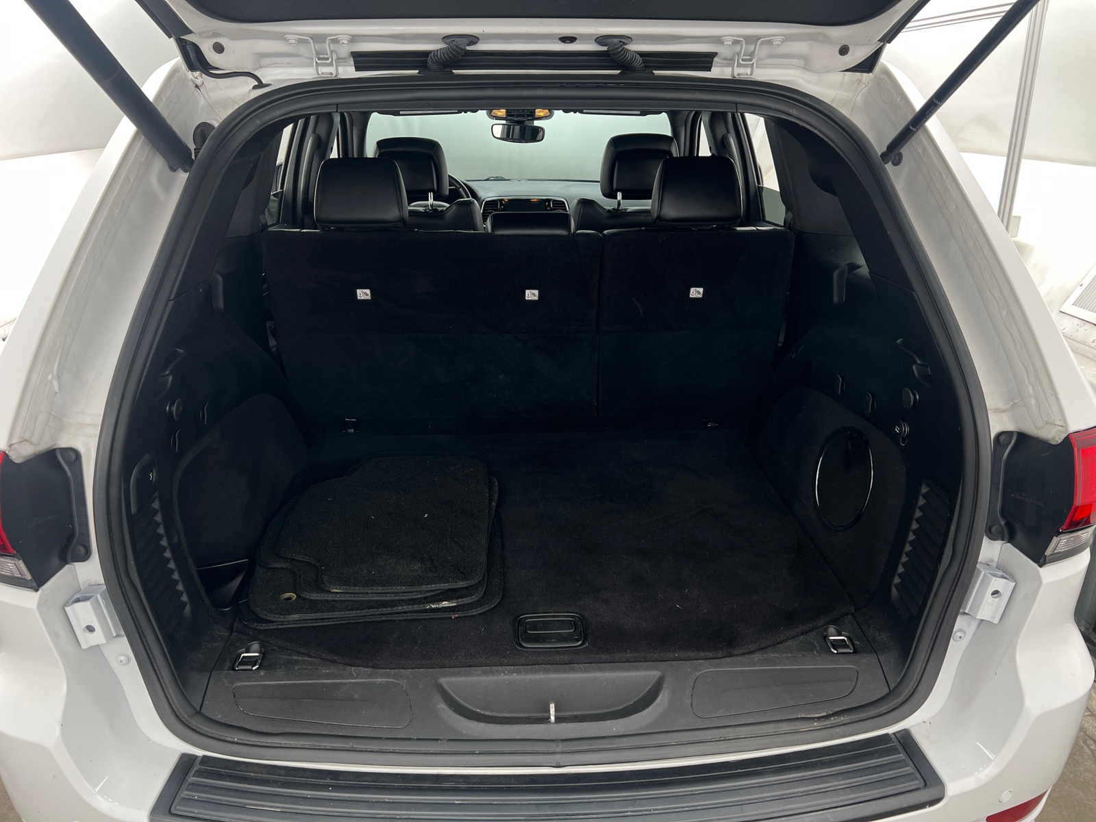 Thumbnail: 2019 Jeep Grand Cherokee - 6