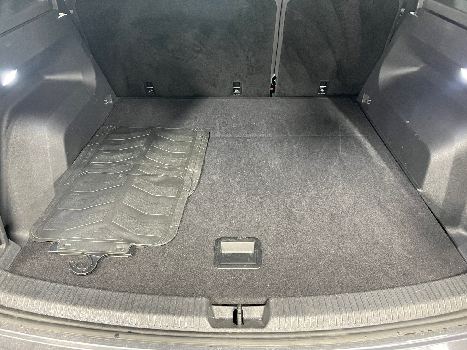 Thumbnail: 2025 Volkswagen Atlas - 6