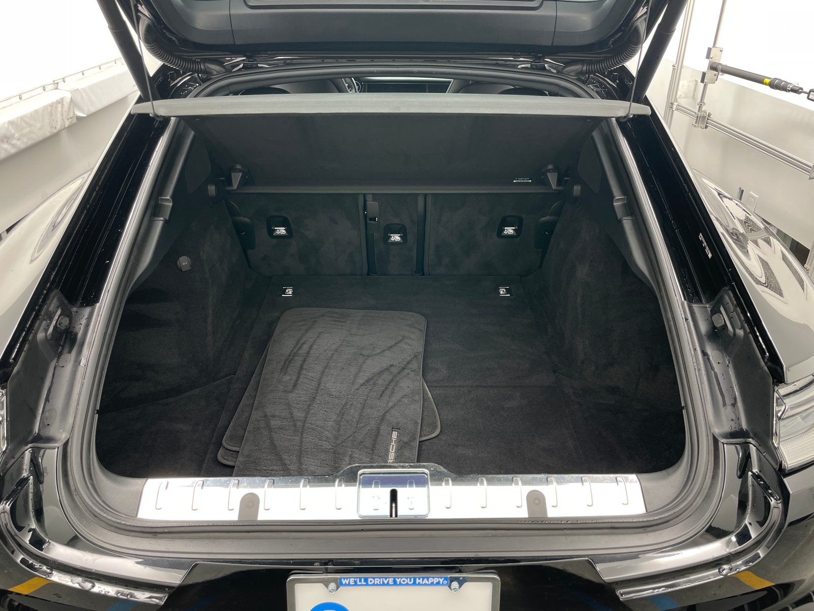 Thumbnail: 2023 Porsche Panamera - 6