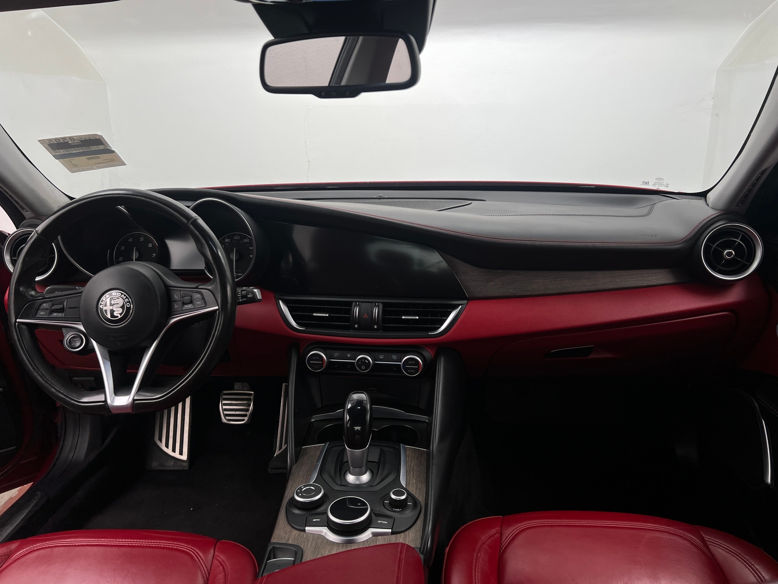 Thumbnail: 2017 Alfa Romeo Giulia - 2