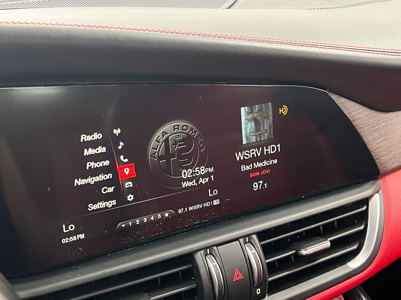 Thumbnail: 2017 Alfa Romeo Giulia - 3