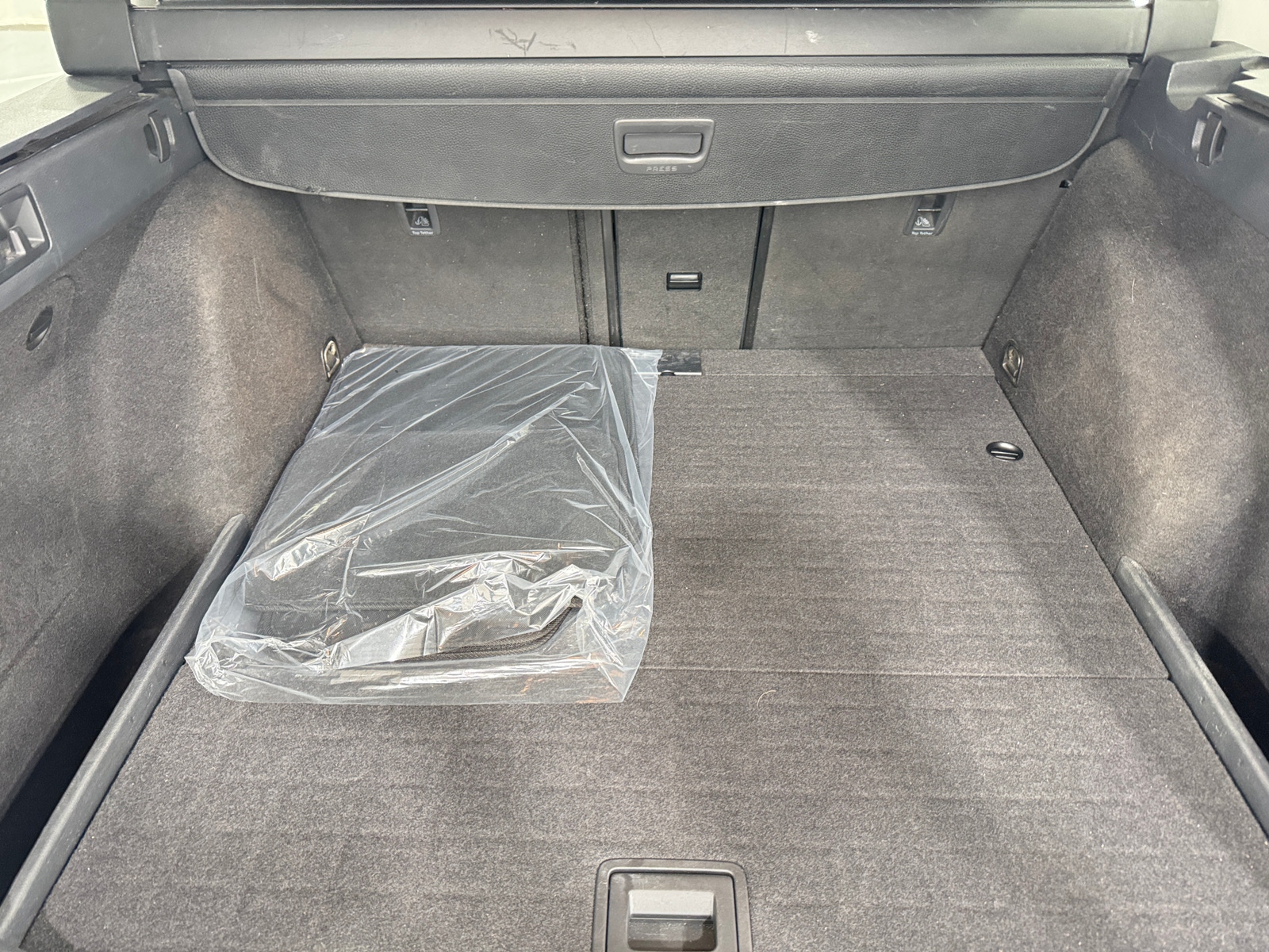 Thumbnail: 2015 Volkswagen e-Golf - 6