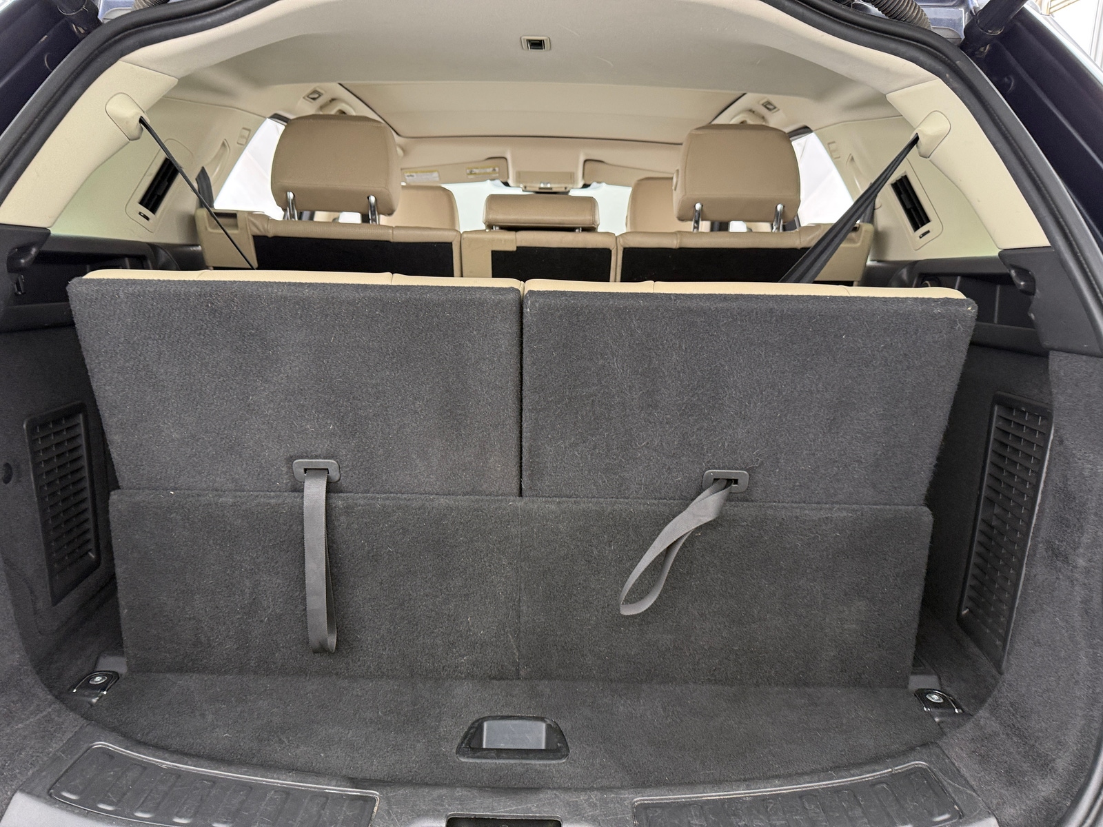 Thumbnail: 2019 Land Rover Discovery Sport - 6