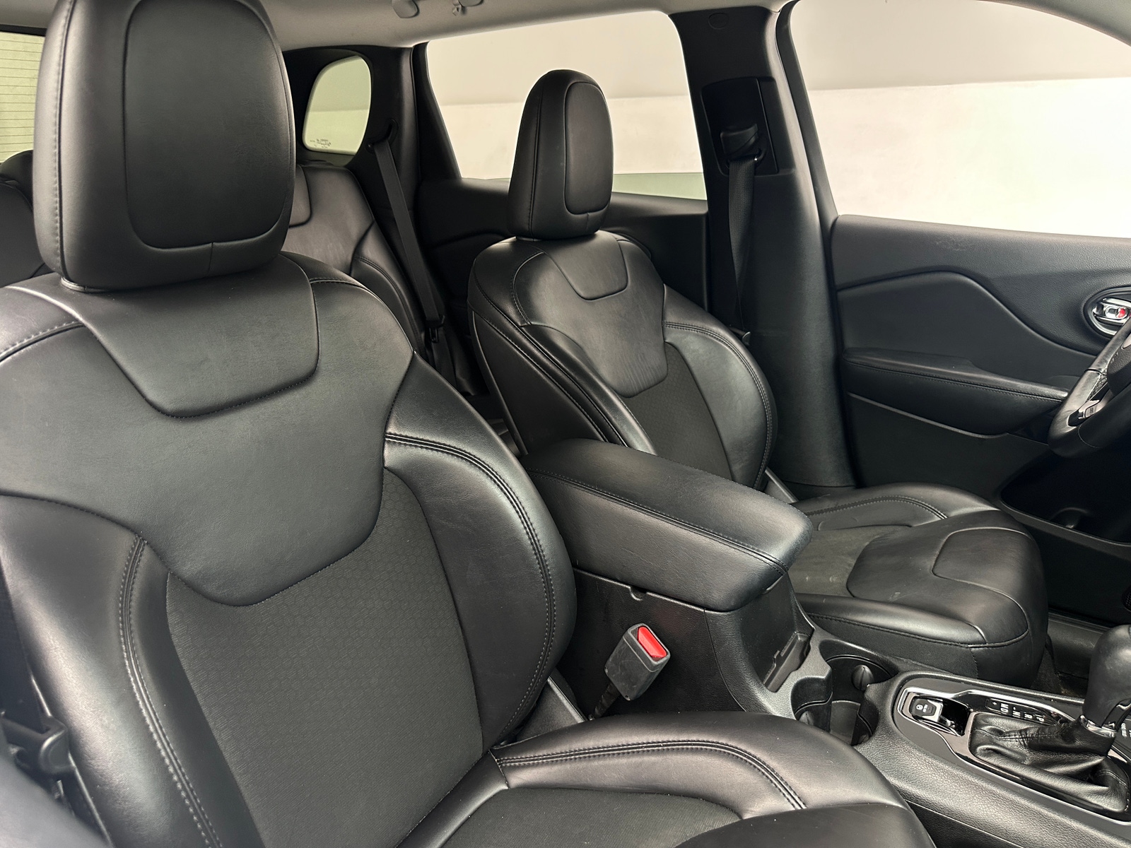 Thumbnail: 2019 Jeep Cherokee - 2