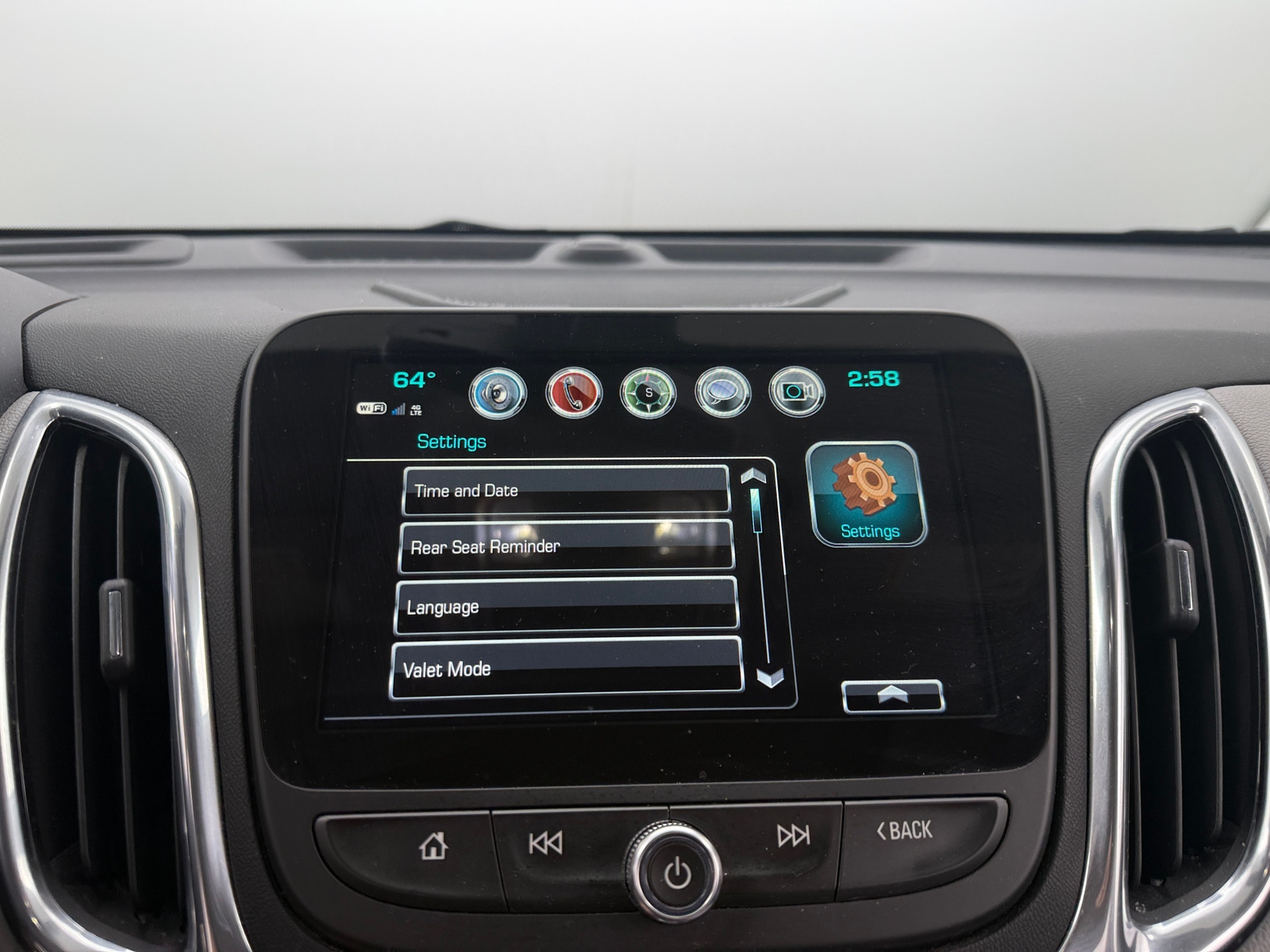 Thumbnail: 2018 Chevrolet Equinox - 3