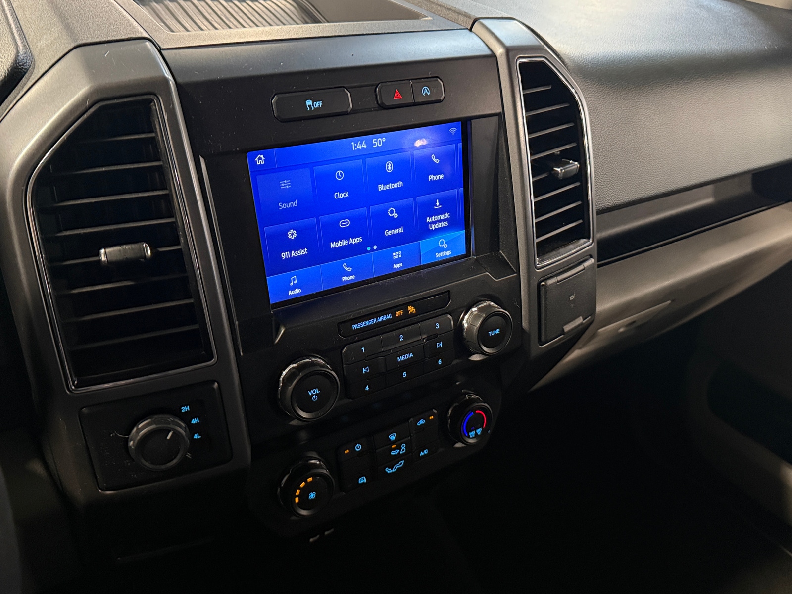 Thumbnail: 2019 Ford Econoline - 4