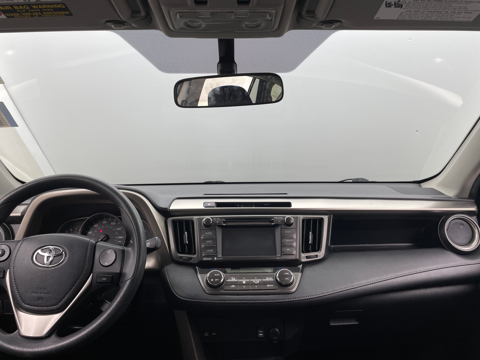 Thumbnail: 2015 Toyota RAV4 - 3