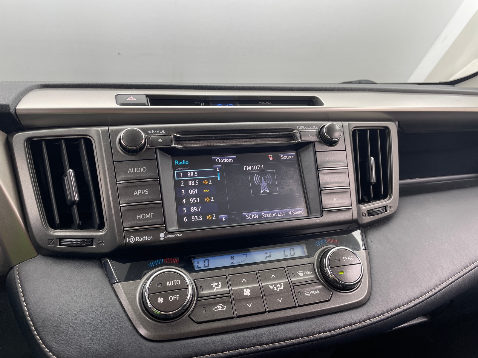 Thumbnail: 2015 Toyota RAV4 - 4